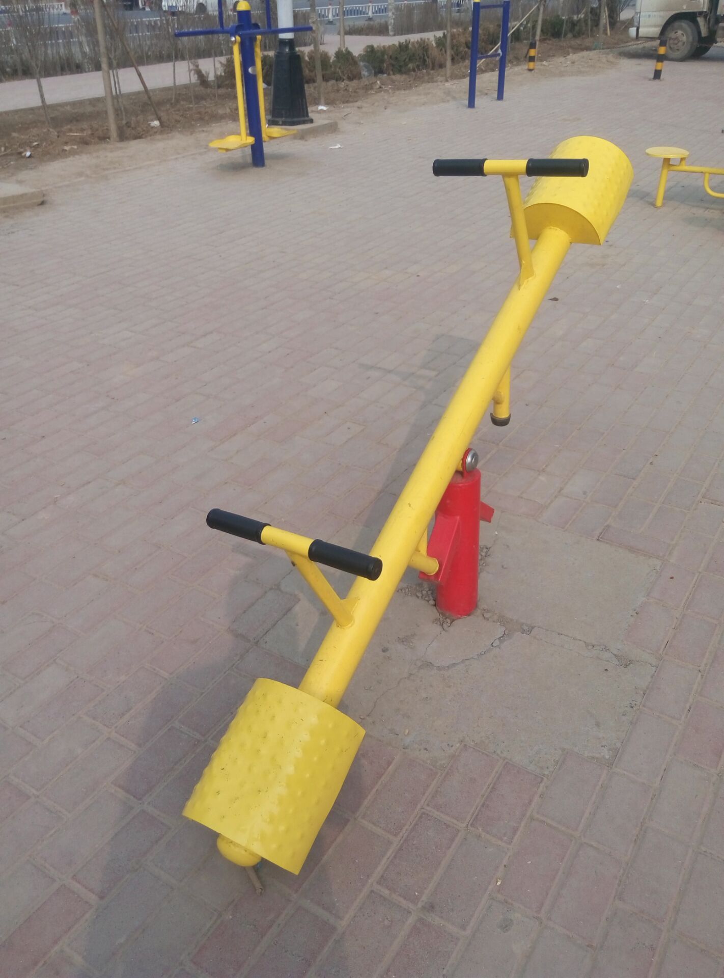室外健身器材，蹺蹺板廠家，廣場(chǎng)健身路徑器材