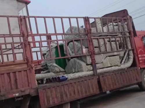 山西學(xué)?；@球架發(fā)貨裝車